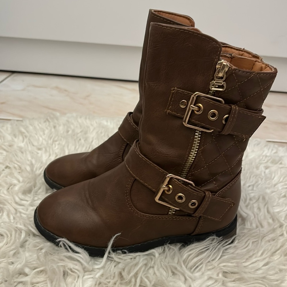 Brown girls Boots